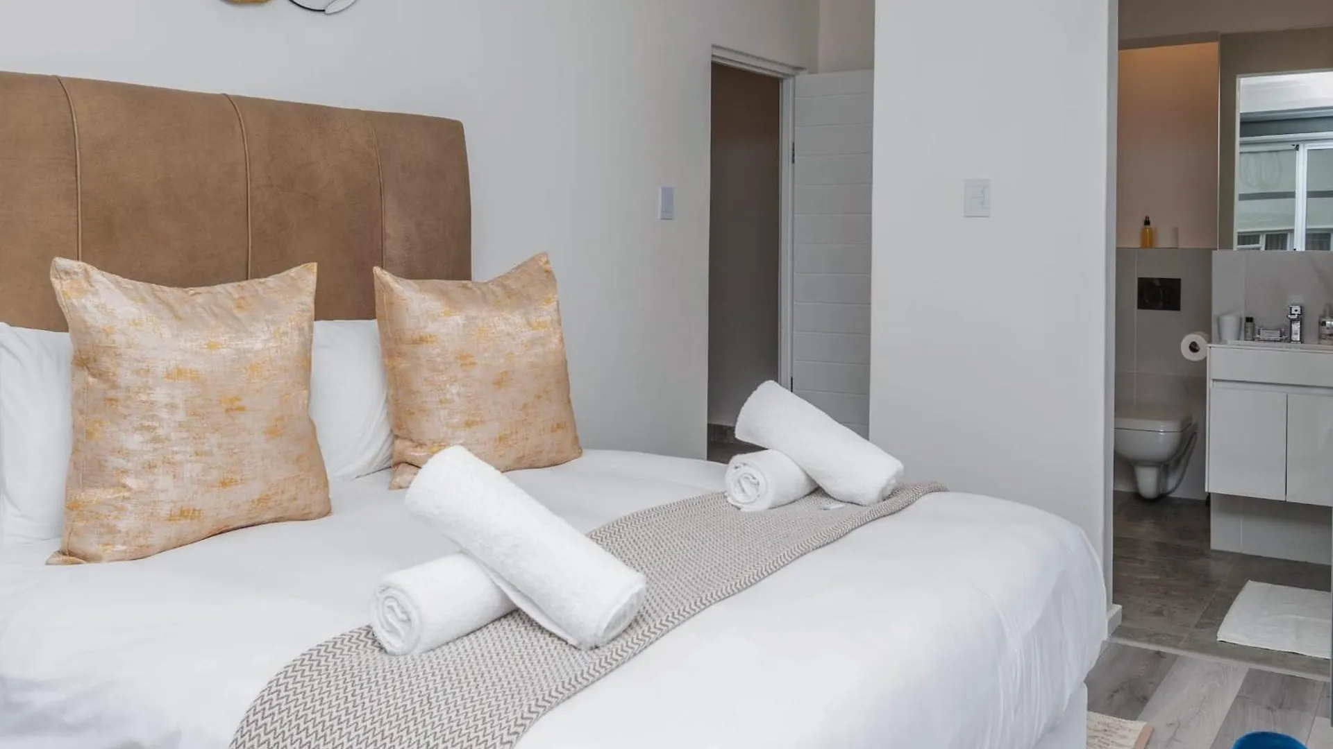 Apartment Modern Coastal Apt In Sea Point Cape Town
