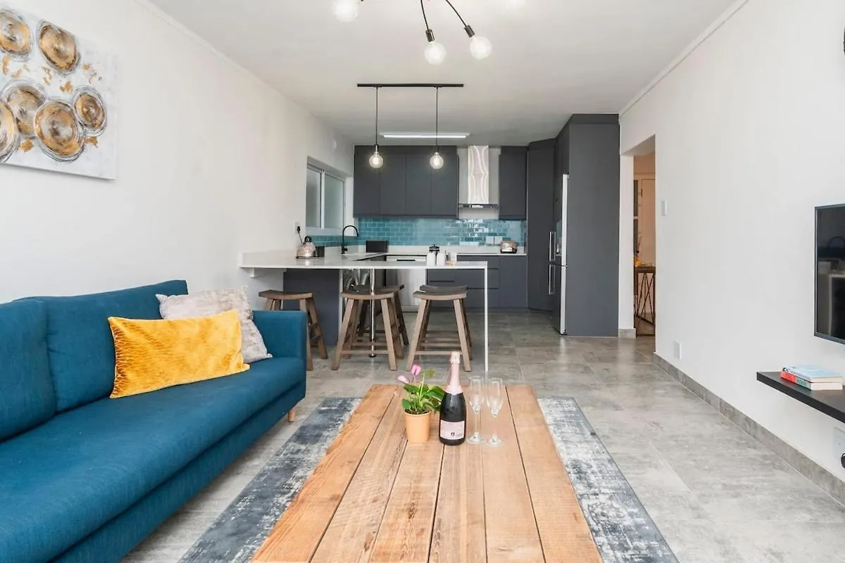 Apartment Modern Coastal Apt In Sea Point Cape Town