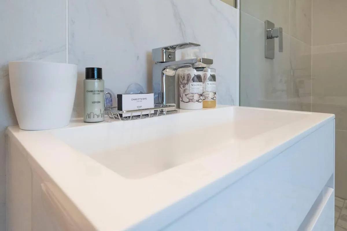 Modern Coastal Apt In Sea Point Cape Town 0*,