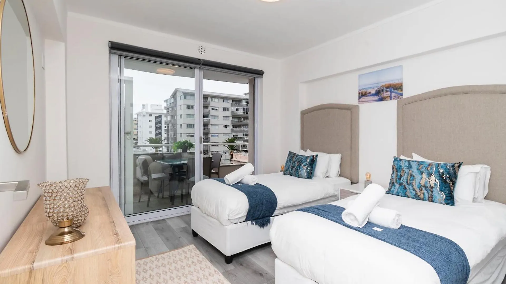 Modern Coastal Apt In Sea Point Cape Town 0*,